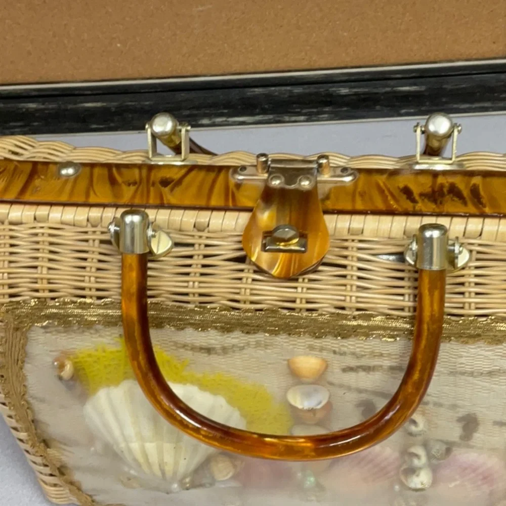 Vintage Seashell Wicker Handbag - Natural, Cream & Pink - Picture 6 of 7